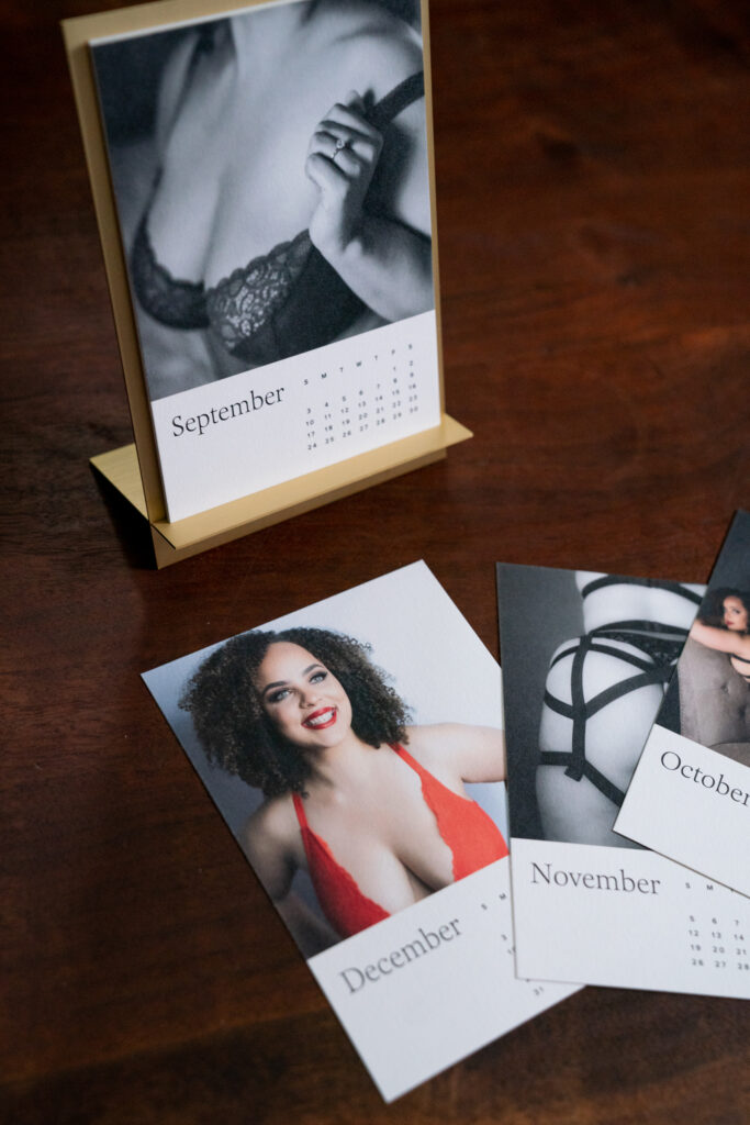 Desk calendar with artistic portrait images.